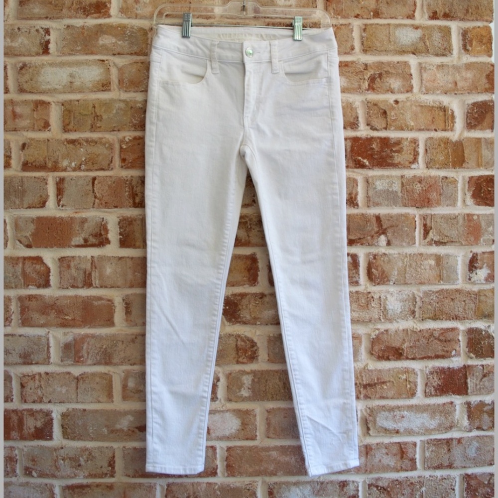 NWOT women's white American Eagle super stretch jeggings, size 2 short